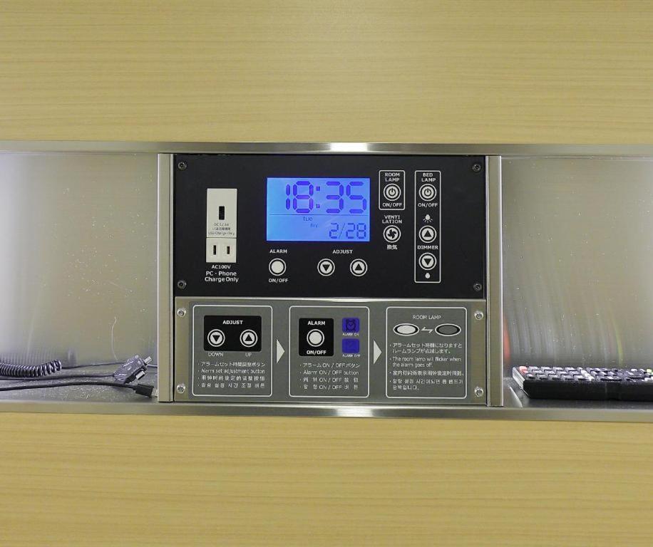 Acro Capsule Hotel Namba Dotonbori Осака Экстерьер фото